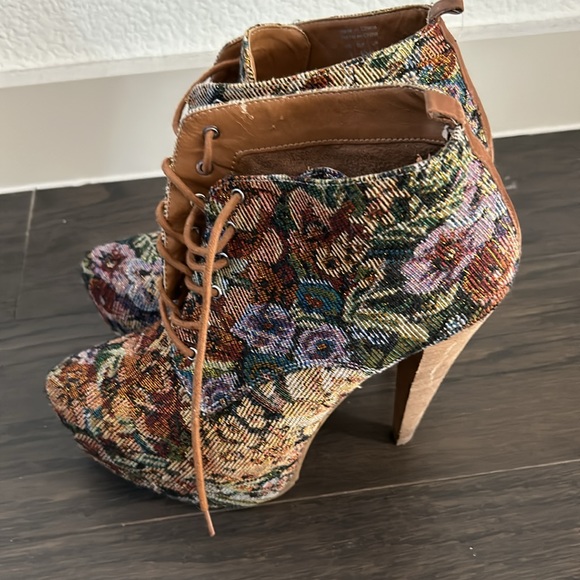 Aldo Booties - Picture 2 of 8